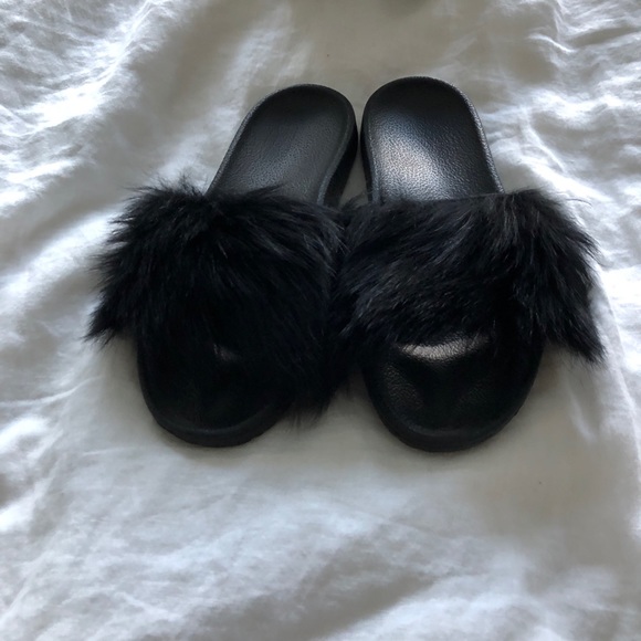 UGG Shoes - Ugg Royale Black